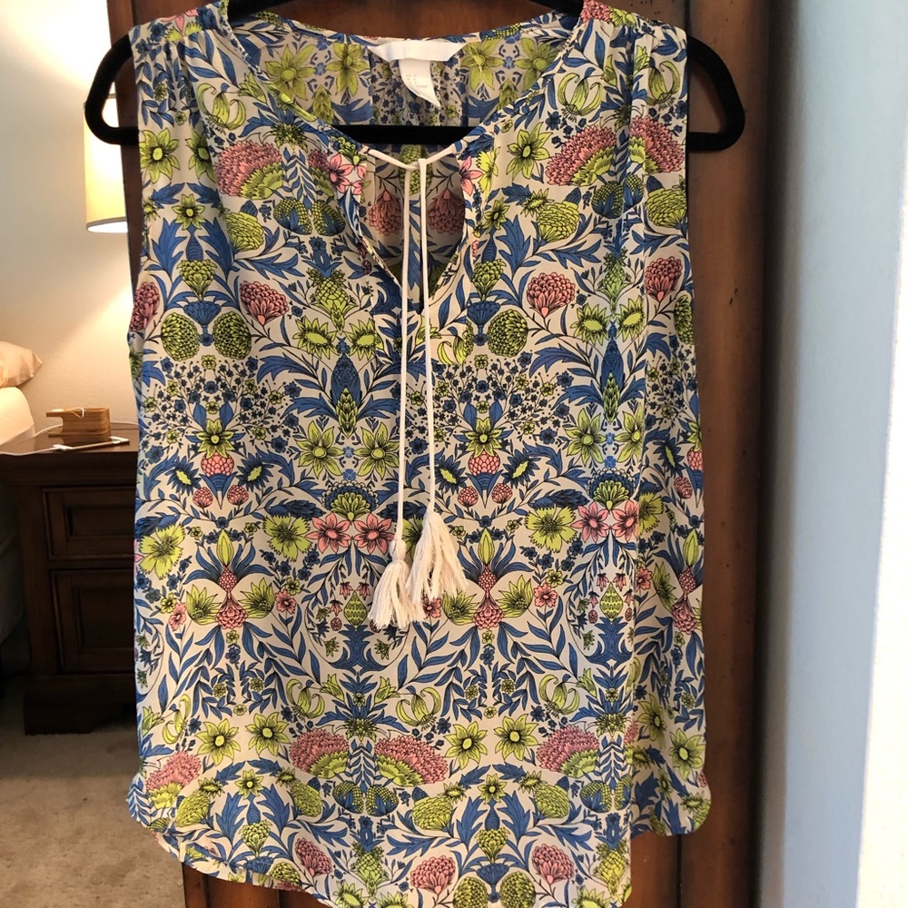 H&M Top, summer print. Size 4, fits like a medium